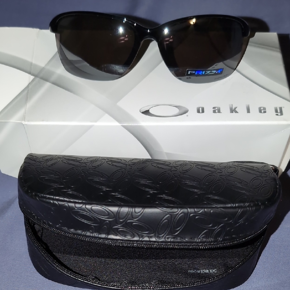 Oakley Prizm Womens Unstoppable Black Sunglasses